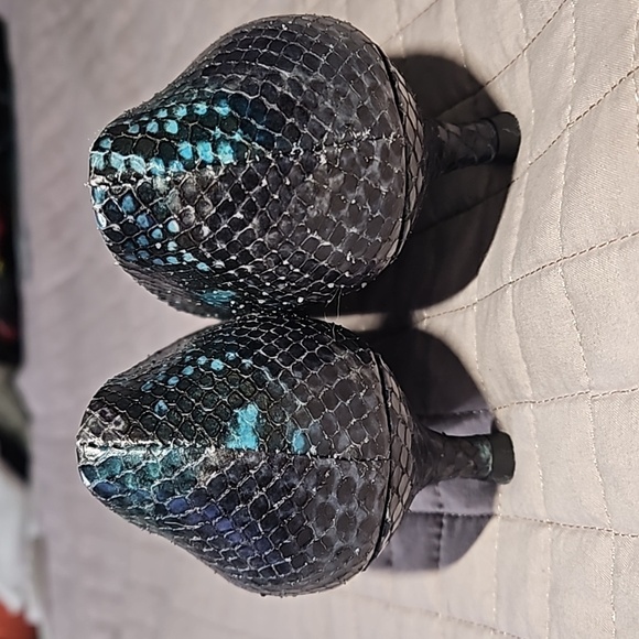 Stuart Weitzman Navy Blue Snakeskin Print Pointed Toe Kitten Heel Size 7.5 - Picture 4 of 16